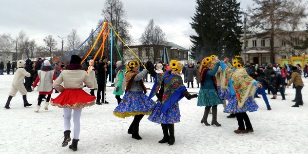 На Центральной площади Никольска состоялось праздничное мероприятие «Веселись, честной народ – Масленица у ворот!»