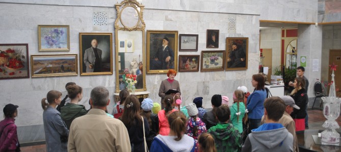 Открытие выставки картин из фондов Пензенской картинной галереи им. Савицкого в Музее стекла и хрусталя
