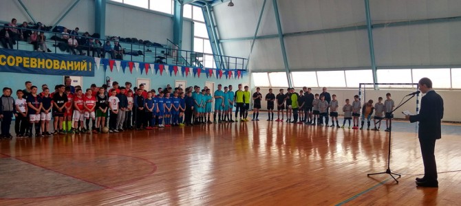 В городе Никольске прошел открытый Кубок Никольского района по мини-футболу «Хрустальный мяч»