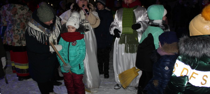 На центральной площади города Никольска прошло праздничное мероприятие, приуроченное к празднованию Старого нового года.