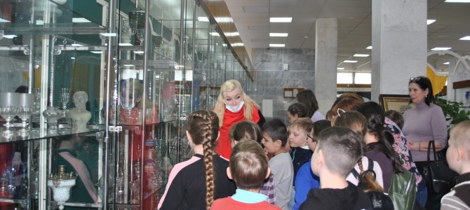 Музей стекла и хрусталя посетили учащиеся 4 класса из города Инзы Ульяновской области