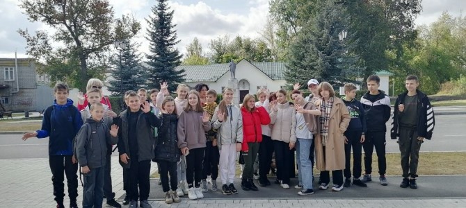 Учащиеся школы №4 города Никольска совершили экскурсию по Заводской площади