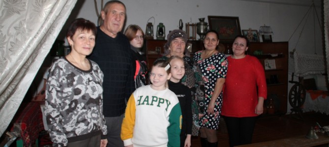 Краеведческий мини-музей села Усть-Инза посетили гости из Дома детского творчества города Никольск