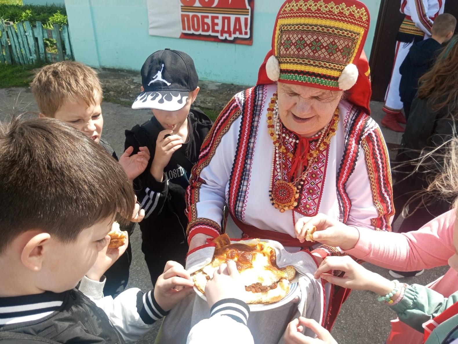 20 мая село Карамалы с туристическим визитом посетили ученики3 класса школы №1 г. Никольска 20 мая село Карамалы с туристическим визитом посетили ученики3 класса школы №1 г. Никольска